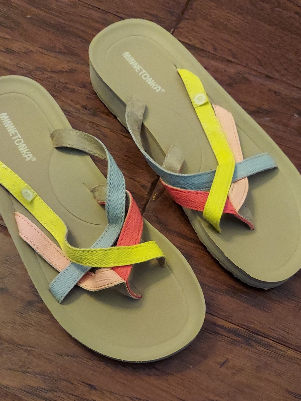Minnetonka Hanna 2.0 Multi Colored Sandal 10